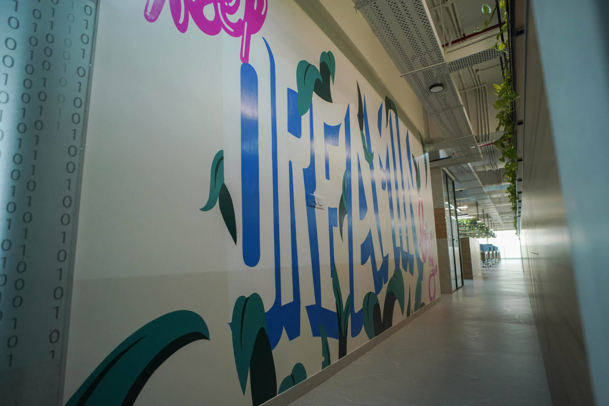 Wall Graffiti encourages you to get up from your space to Keep Dreaming of Big