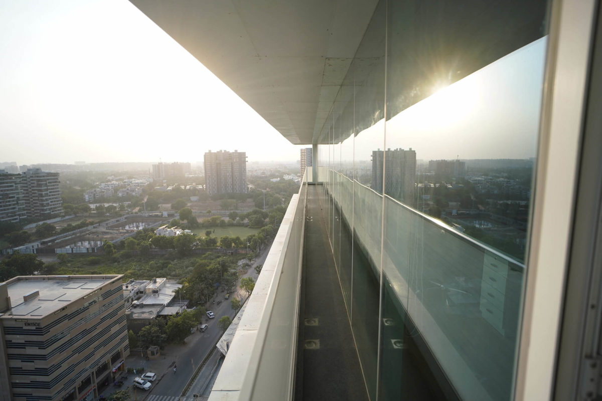 Standing Balcony with Cityline View Road